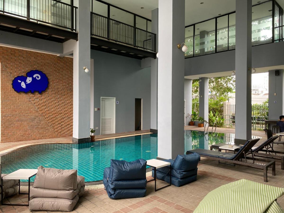 Kokotel Bangkok Dheva Thonglor Exteriör bild