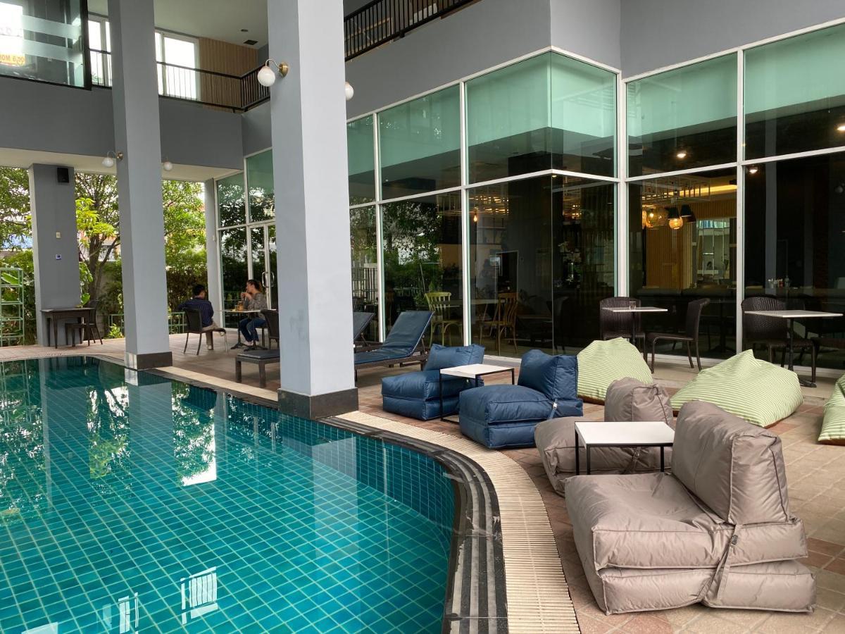 Kokotel Bangkok Dheva Thonglor Exteriör bild