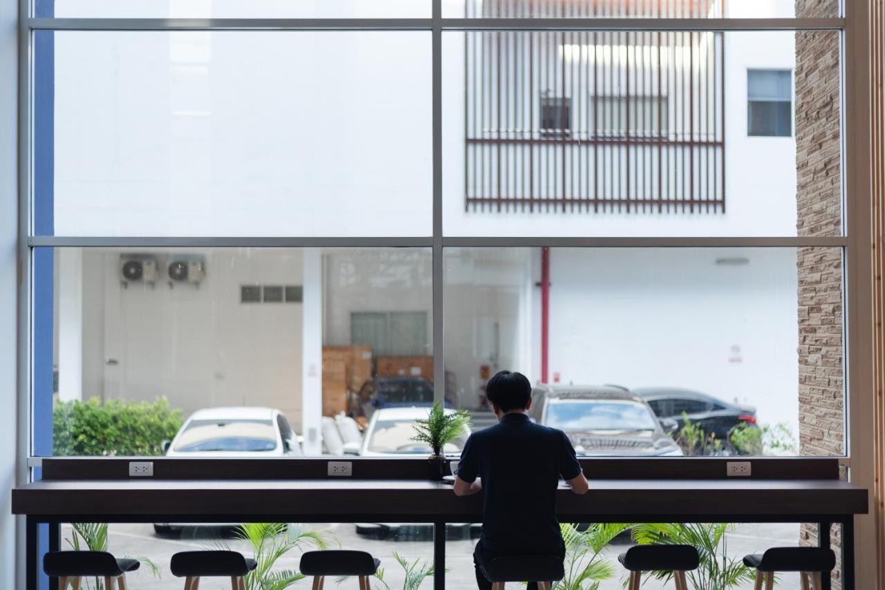 Kokotel Bangkok Dheva Thonglor Exteriör bild