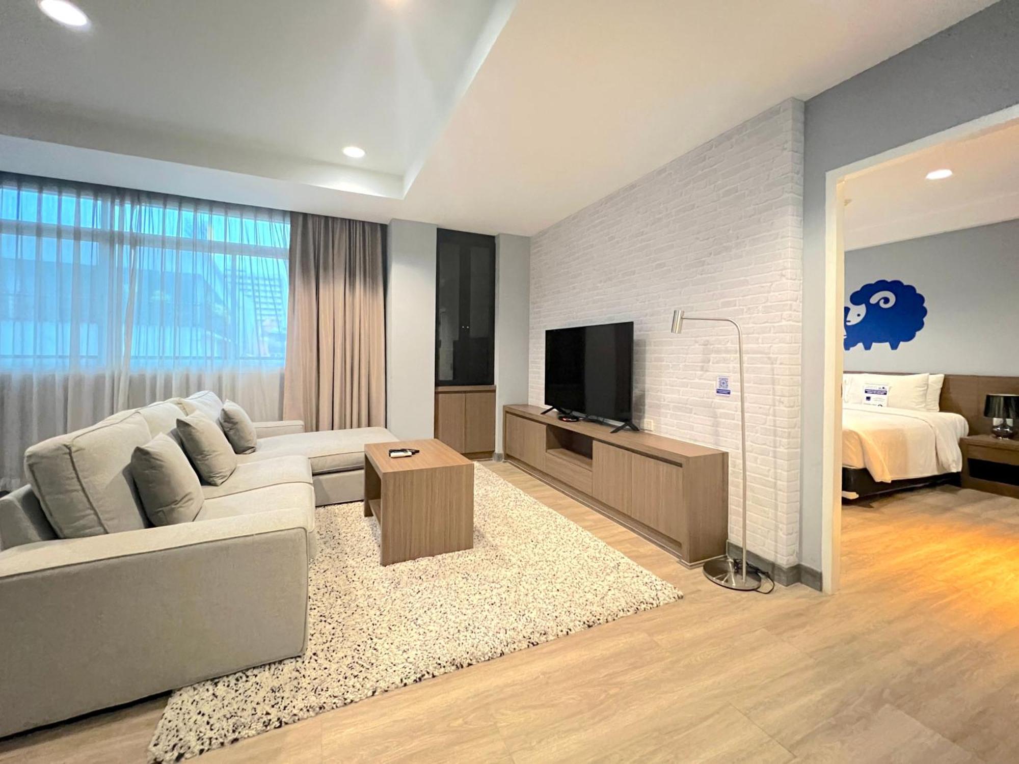 Kokotel Bangkok Dheva Thonglor Exteriör bild